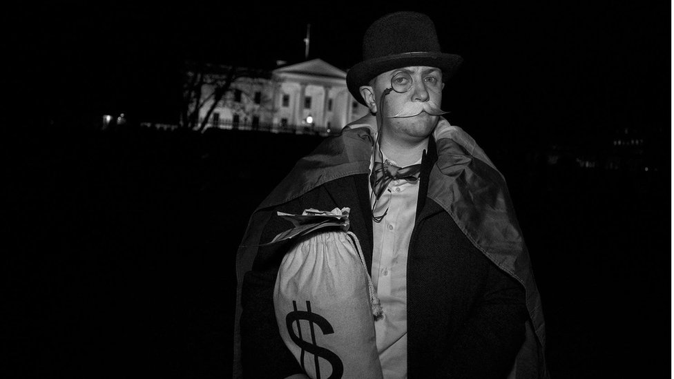 Madrigal in front of the White House