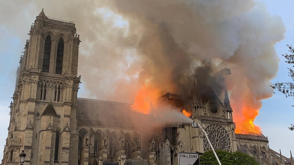 Scene of blaze in Paris