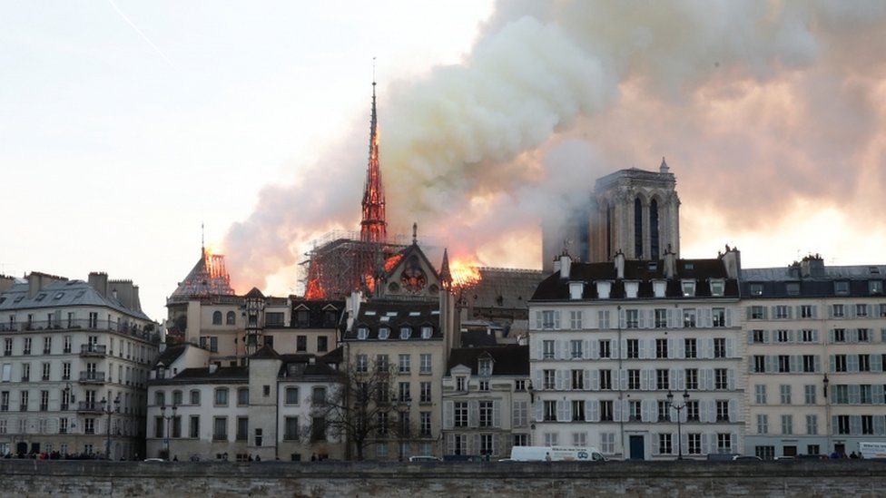 Scene of blaze in Paris