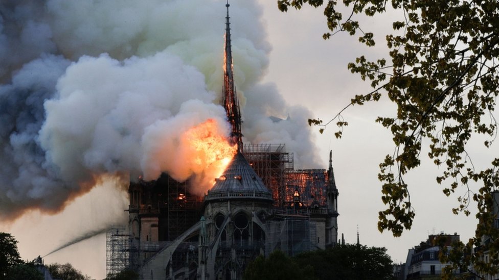 Scene of blaze in Paris