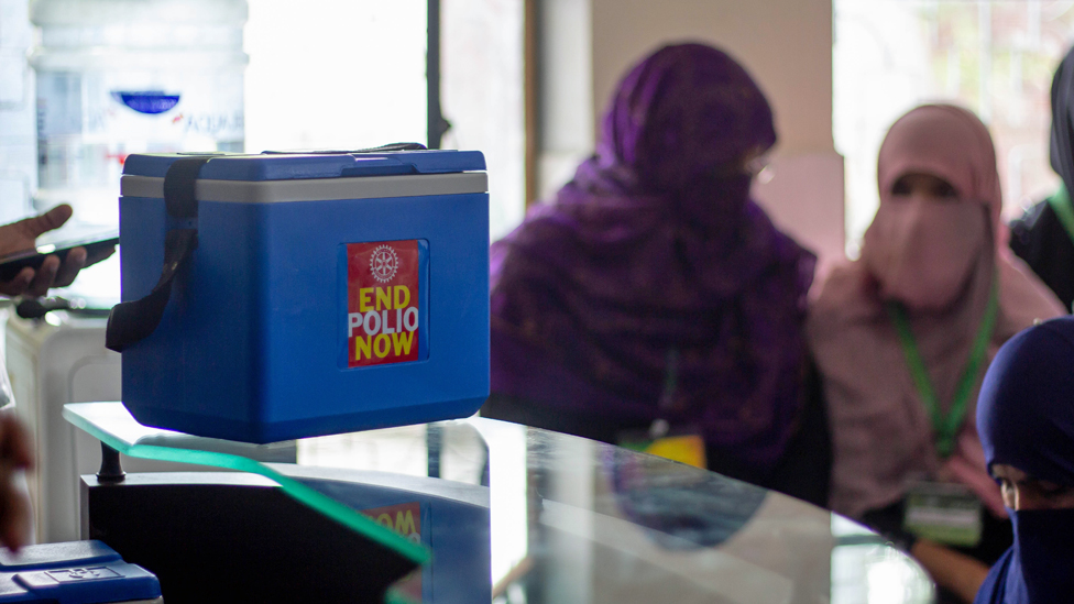 Polio vaccines in a cool box