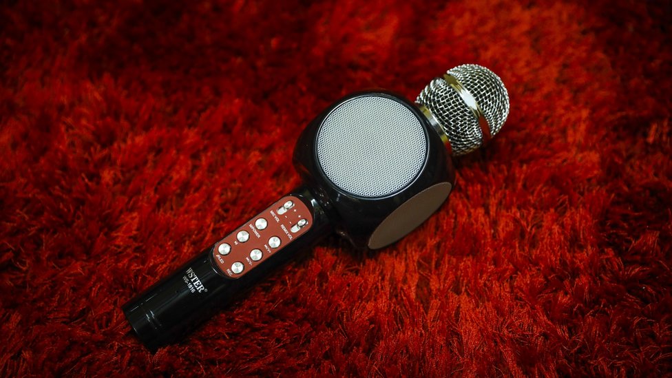 Microphone