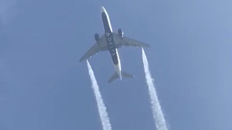 A photo from Ocean View Elementary School of the jet dumping its fuel