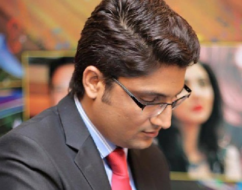 نواز شریف کو بیرون ِملک جانے پر کون راضی کر سکتا ہے؟