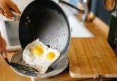 آئیڈیل قسم کا فرائی انڈہ کیسے بن سکتا ہے؟