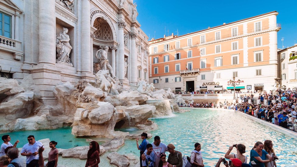 Trevi fountain in Rome