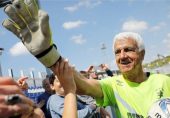 73 سالہ اسرائیلی فٹبالر دنیا کے سب طویل العمر کھلاڑی بن گئے