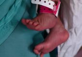 ’بچی کی زندگی خطرے میں ڈالنے پر‘ کراچی کے نجی ہسپتال کے خلاف غفلت کا مقدمہ