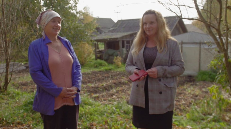 Marina Udgodskaya (right) and a woman who voted for her