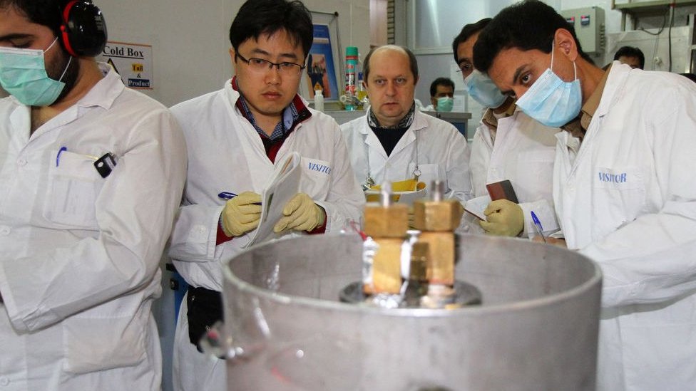 Scinetists at Natanz nuclear facility (file photo)