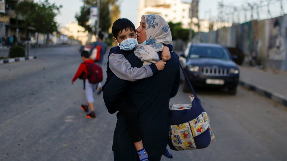 فلسطینی عورت اور بچہ