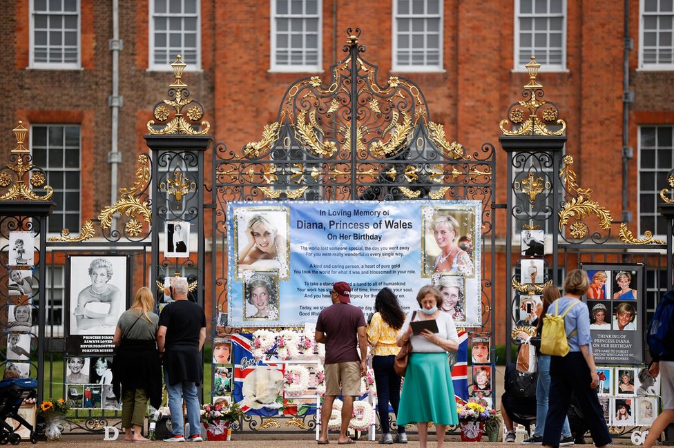 Tributes for Princess Diana outside Kensington Palace