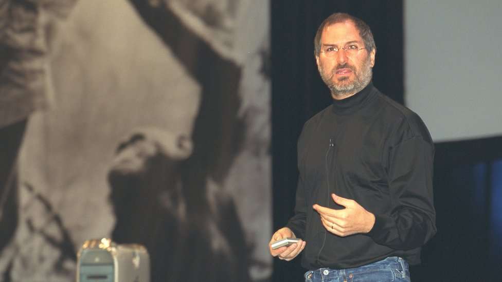 Steve Jobs giving a presentation in Paris in 1999