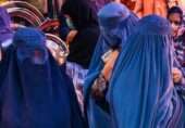افغانستان میں خواتین کو مکمل پردے کا حکم اور دیگر پابندیاں: ’ایسا محسوس ہوتا ہے کہ عورت ہونا جرم ہے‘
