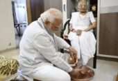 نریندر مودی کی والدہ کی 100ویں سالگرہ: انڈین وزیر اعظم کا کا پہلی بار والد کا ذکر، ماں آج بھی میرا منہ پونچھتی ہے