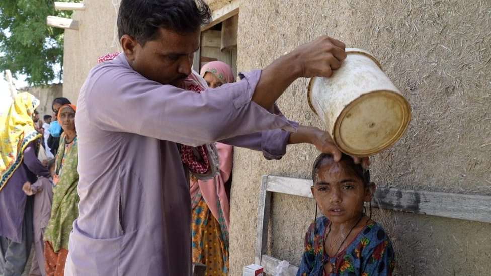 سیلاب سے متاثرہ بچے