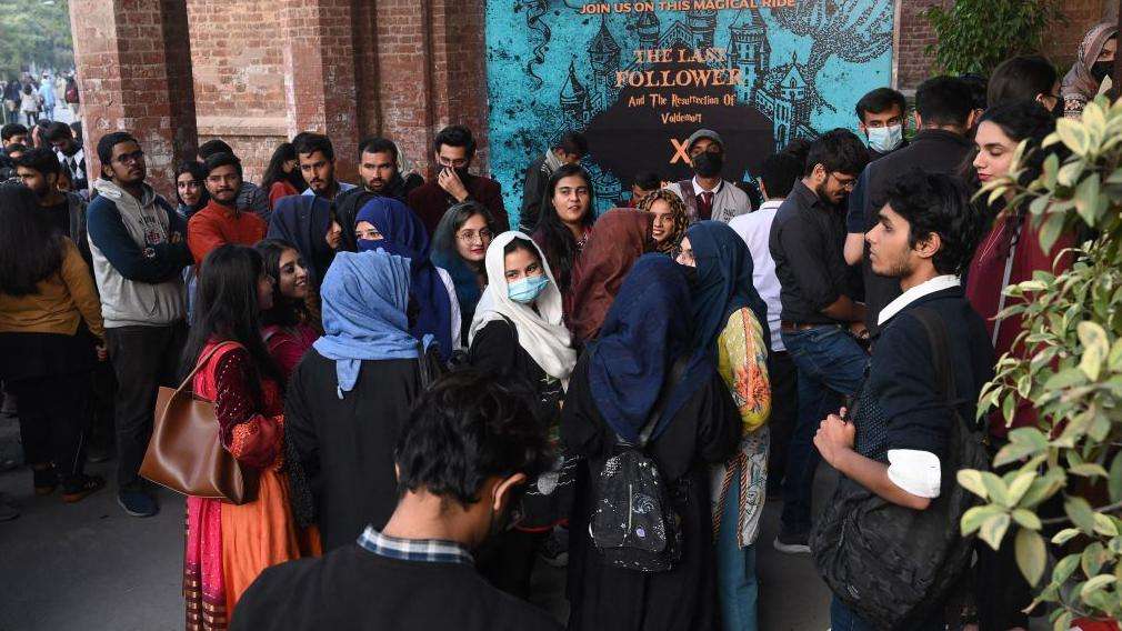 پاکستان، اوپن بُک ایگزامینیشن، انڈیا، کیمبرج، انڈیا