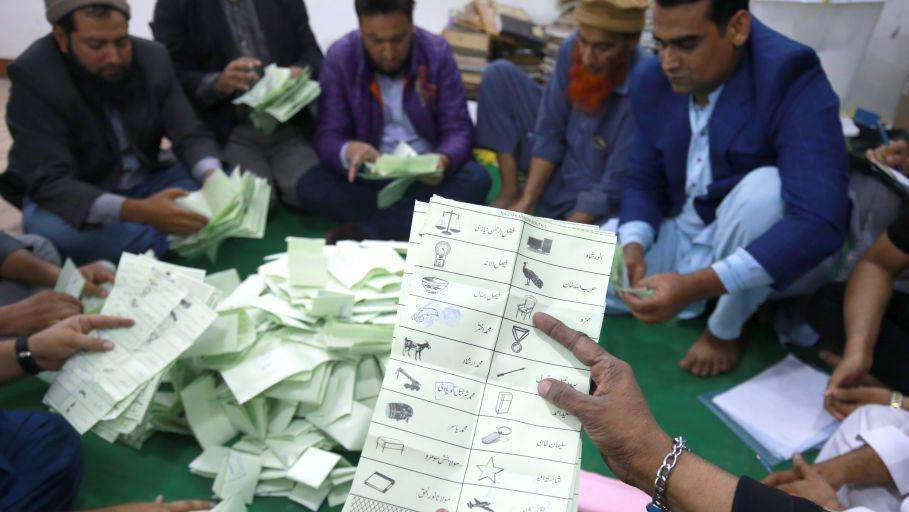 پاکستان، الیکشن، پاکستان تحریکِ انصاف، پی ٹی آئی، ن لیگ