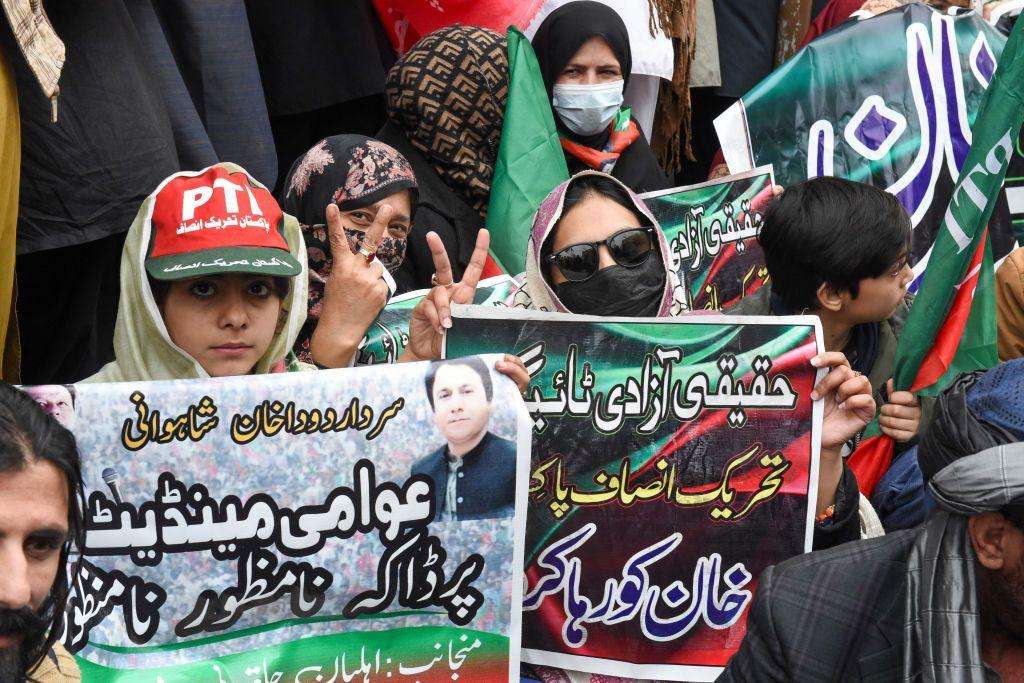 پی ٹی آئی ورکرز